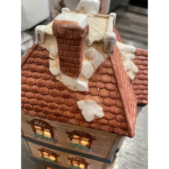 Vintage Mervyns Christmas Holiday Village Square 1992 Lighted Higgin’s Tailor - Picture 11 of 16